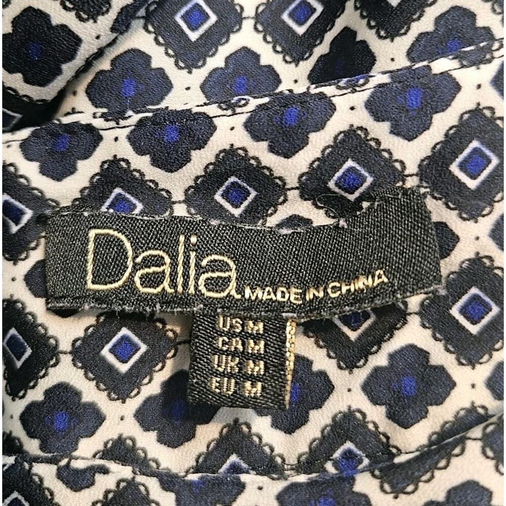 Dalia Collection Womens M Blouse Top 3/4 Sleeve Keyhole Button Geometric Boxy - Picture 8 of 9